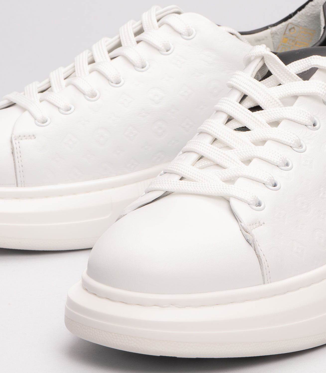 21006 Erkek  Monogram Desenli Sneaker BEYAZ